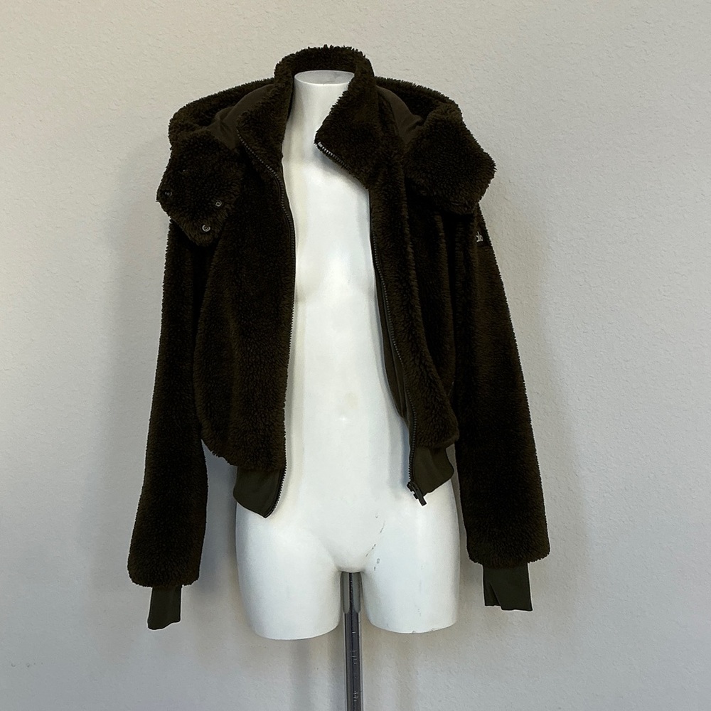 ALO Yoga Olive Green Foxy Sherpa Hooded Jacket - Picture 3 of 10